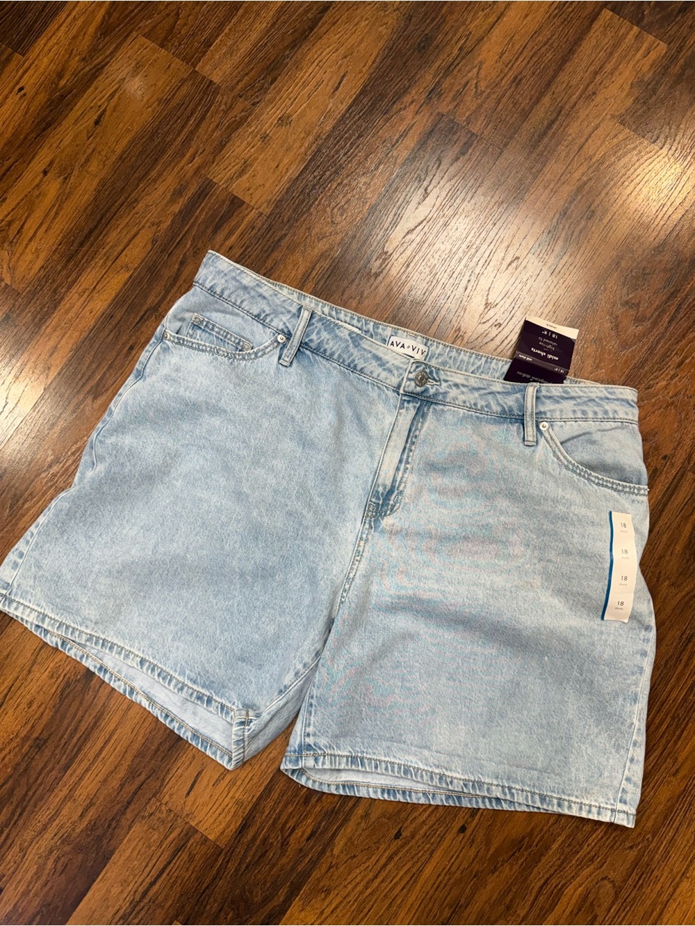 Ava & Viv Light Wash Denim Jean Shorts